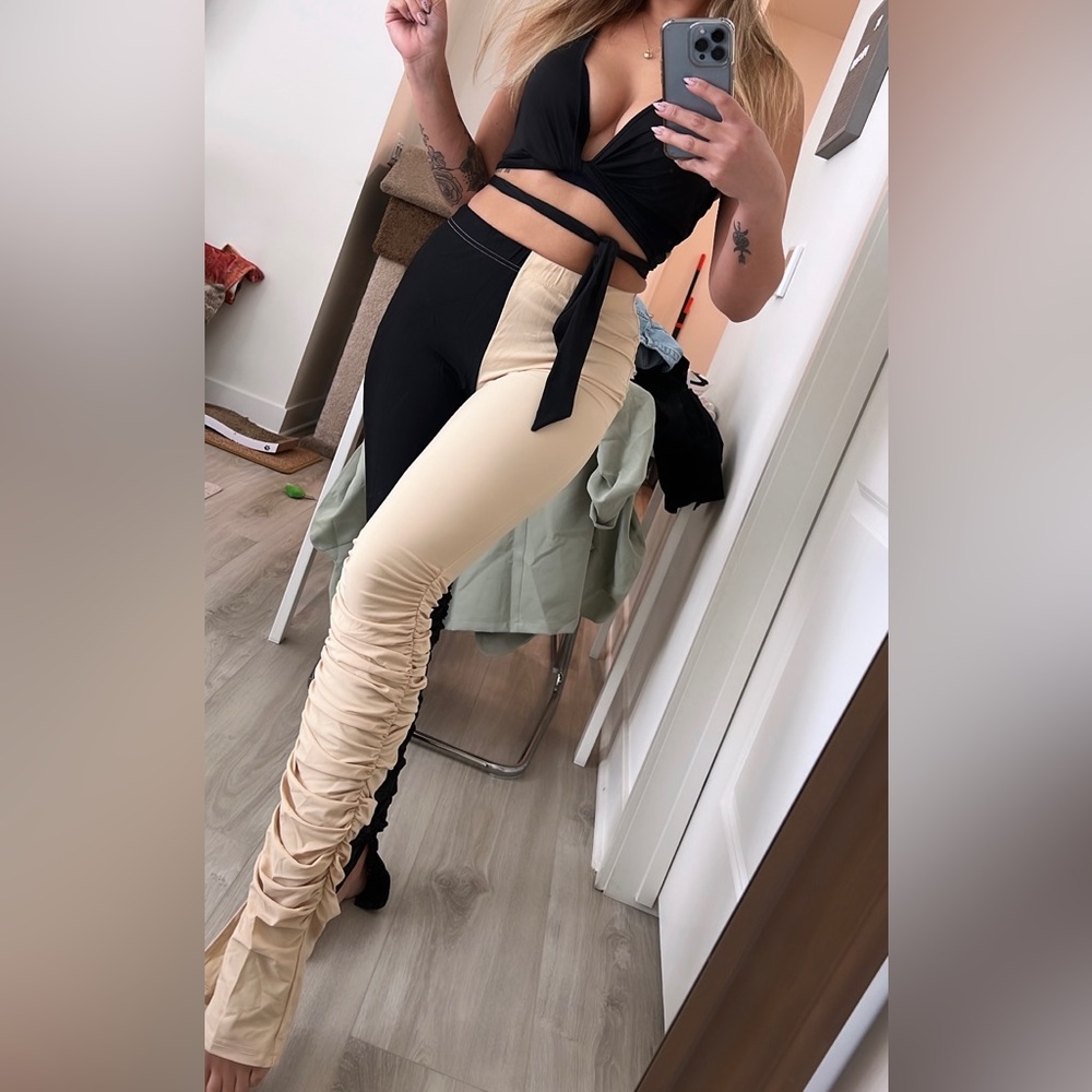 Cute tan/black outfit NWT size medium